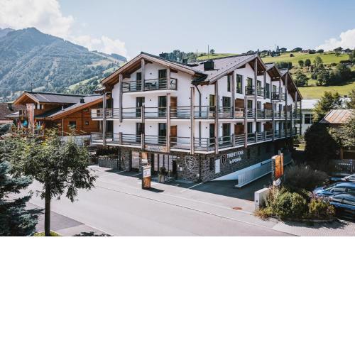 24 by AvenidA - Mountain Hotel