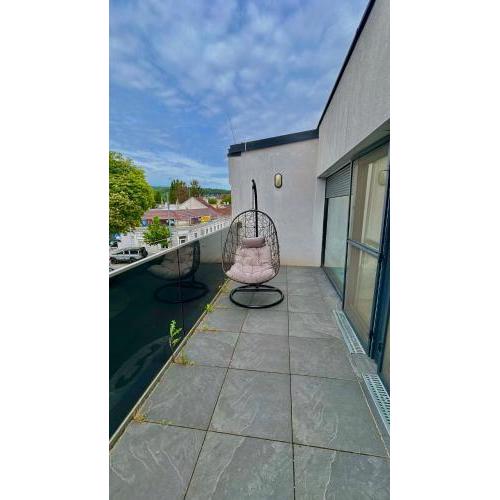 90 m2 Apartment with Balcony & Free Parking