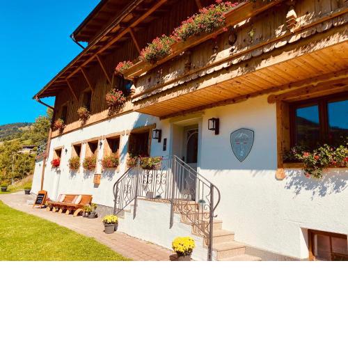 ALM SEASONS Premium Chalet & Studios