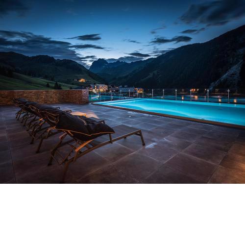 AlpenParks Hotel & Apartment Arlberg Warth mit Pool