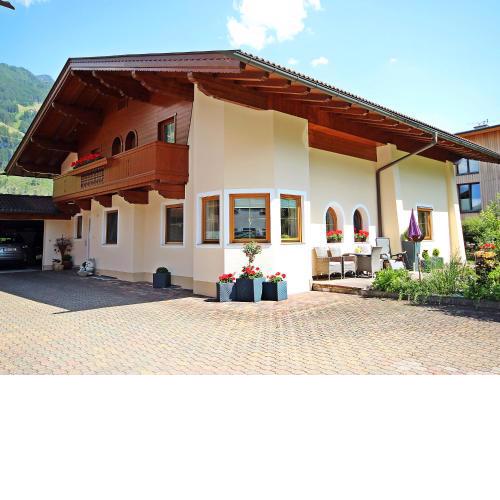 Apartment Hundsbichler-1 by Interhome