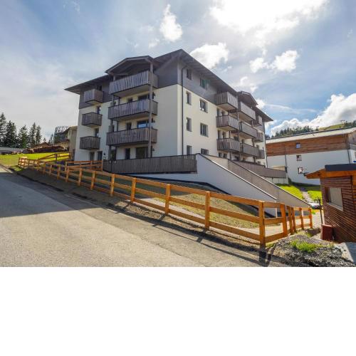 Apartment in Katschberghohe with views