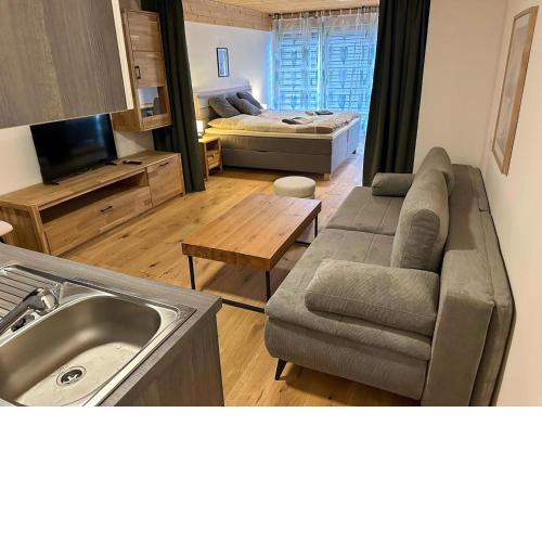 Appealing apartment in Saalfelden near lake