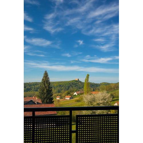 Atemberaubender Riegersburg-Blick & Badeparadies