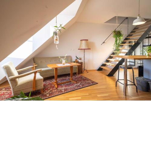 Central Art Maisonette