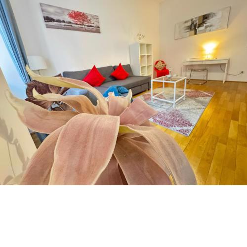 Charming Flat & Balcony near Central Station l BG5