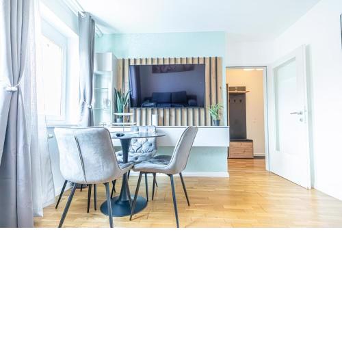 Chic 1BR & 1LR, Kingbed, only 9 min to City Center via Metro