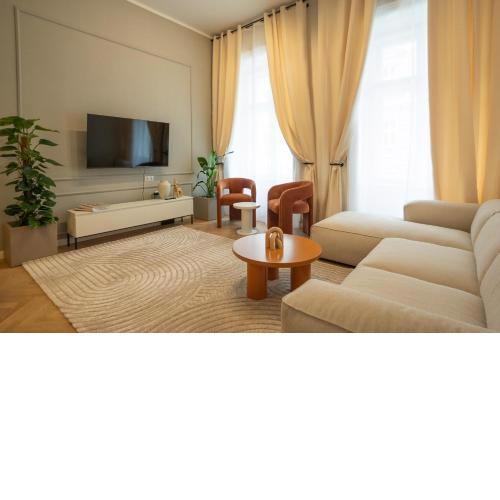 Chic & Cozy 104m2 Flat, Walk to Top Attractions