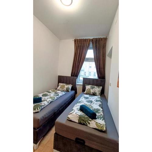 Comfortable 4BR Apt Ideal for Groups & Families