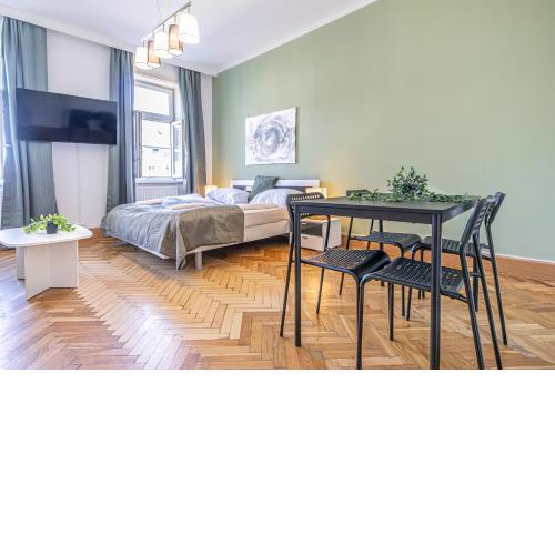 Cozy 2BR Apt Prime Vienna Location for Longstays