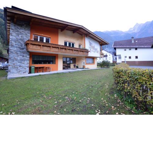 Cozy apartment in Oetz near Centre