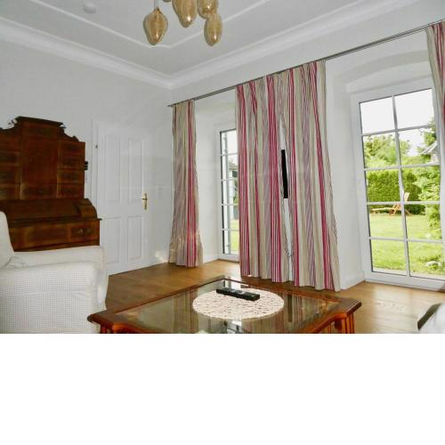 Cozy Apartment Steyr Mitte, ruhig, Parkplatz, Terasse, 2 Schlafzimmer, WLAN