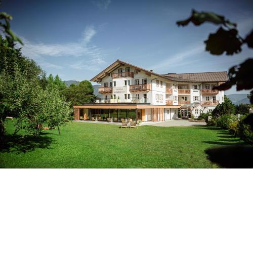 Crystls Aparthotel