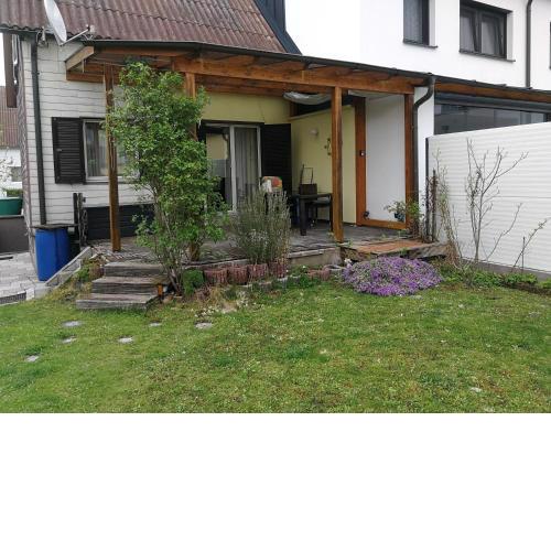 Doppelhaushälfte mit Garten