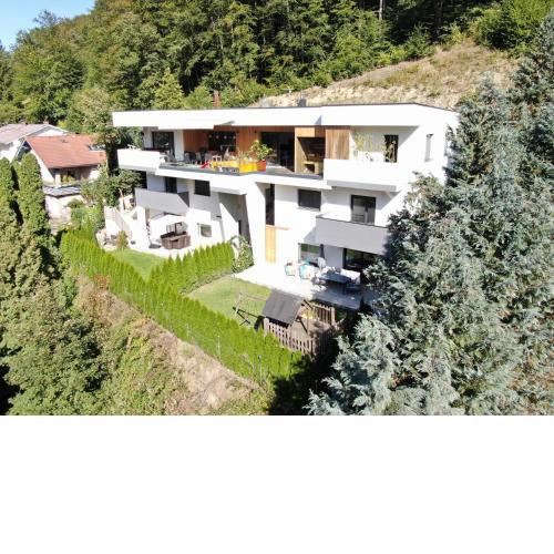 Flamind Holiday Apartments mit Garten und Grill