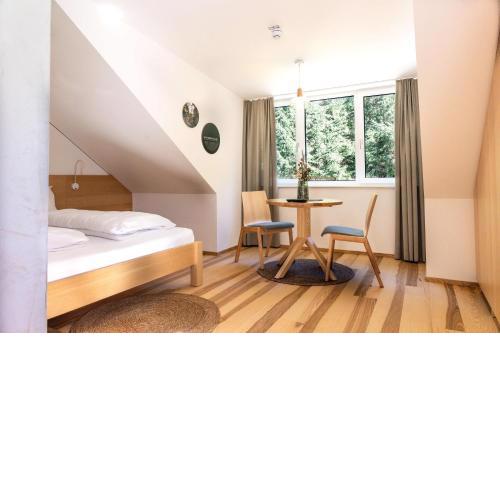 Forsthaus Apartments - Ski + Bike & Hike
