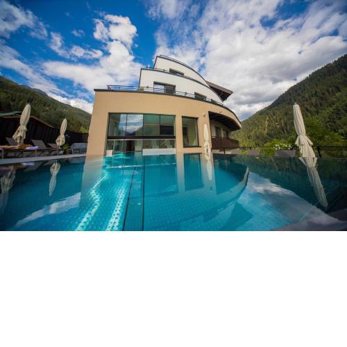 Heart Hotel Grischuna