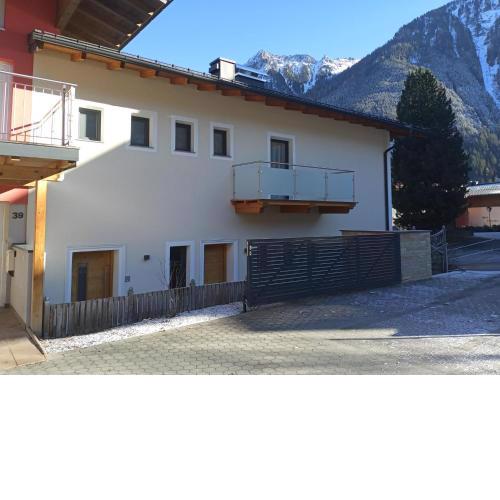 High-quality holiday apartment in Oberkrimml near waterfalls
