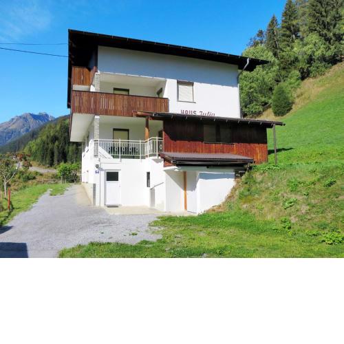 Holiday Home Julia by Interhome