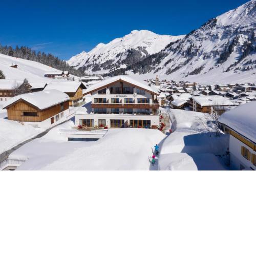 Hotel Schranz - Ski In & Ski Out