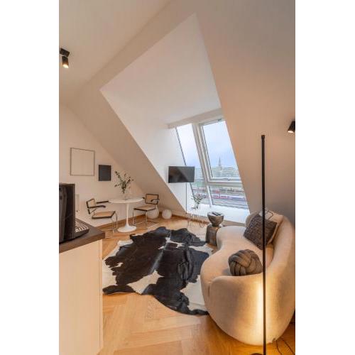 josef's home I Penthouse I Balcony & City Views