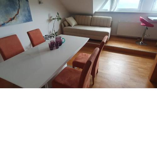 Lakeside Hills, Junior Suite