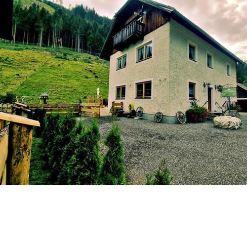 Large, detached holiday home in Muhr