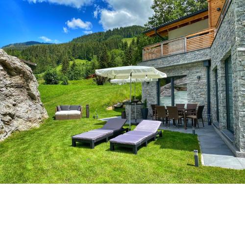 Living Mountain Lodge