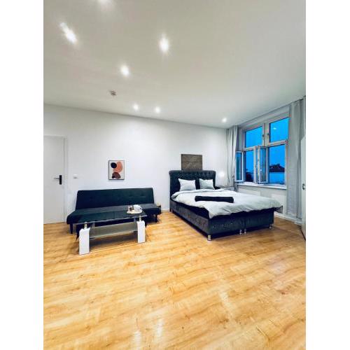 Lovely 4BR Apt Near Kaufpark Alterlaa