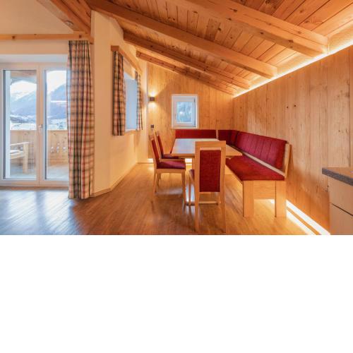 Luxalpine Haus Alpenkönigin Ferienwohnungen mit Naturpanorama gefüllt mit heilsamer Zirbenluft