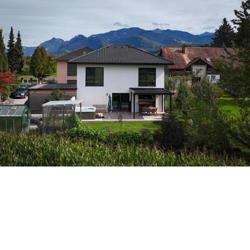 Luxus-Anwesen mit Charme - ganzes Haus mit Garten
