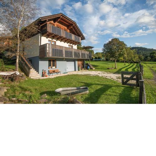 mirnockAHOI - familienfreundliches Ferienhaus für 4 Erwachsene, maritimes Bergerlebnis, Panoramablick von Terrasse und Balkon, Carinthia, Millstättersee