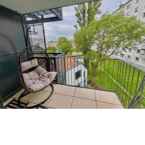 Modern Danube Apartment with Balcony & Free Parking