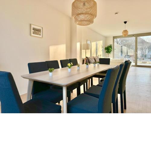 Modern Maisonette with Garden & Free Parking