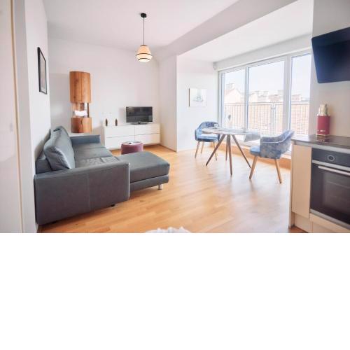 Modernes Dachgeschoss-Apartment mit Balkon in Wien - Nähe Westbahnhof