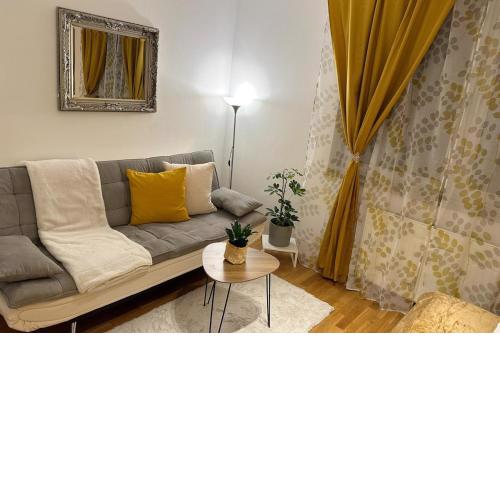 Nest & Rest Garden Stay with Free Parking