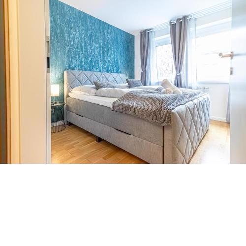 Nice 1BR & 1LR Apt with Balcony, 9min to City Center