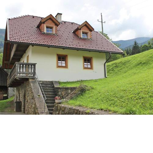 Peaceful Cottage near Ski Area in Gmünd