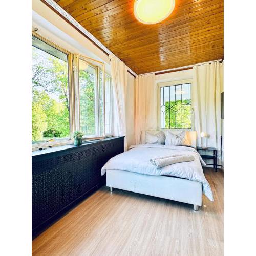 Spacious 6BR Shared Villa with Garden near Danube For 16 Guests
