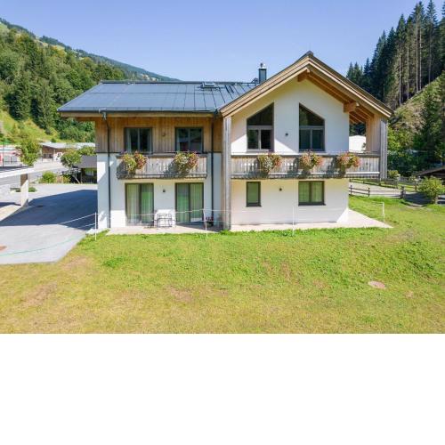Spacious chalet with sauna