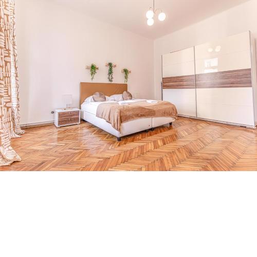 Stylish 2BR shared Apt, Central with Easy City Access