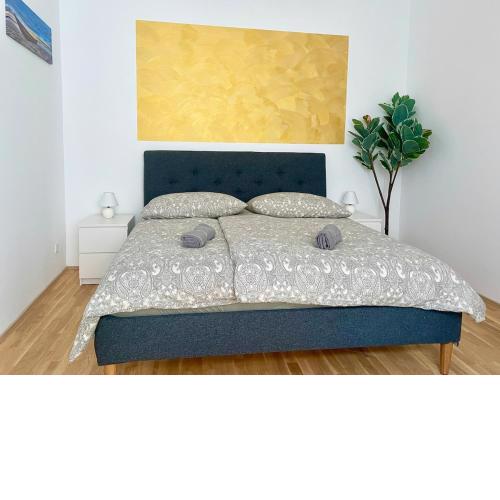 Sunny Central 70 m2 Long Term Apartment with Free Parking