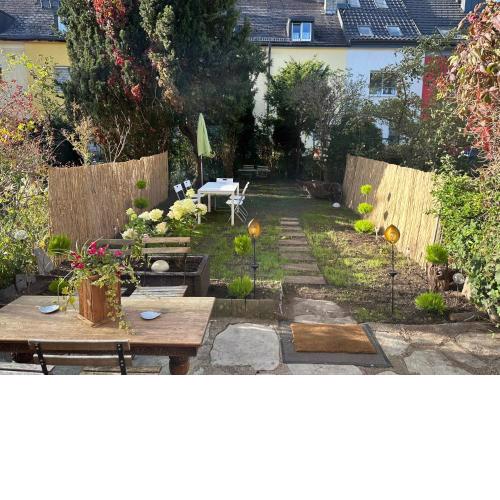 The Peaceful Garden Family Stay with Free Parking