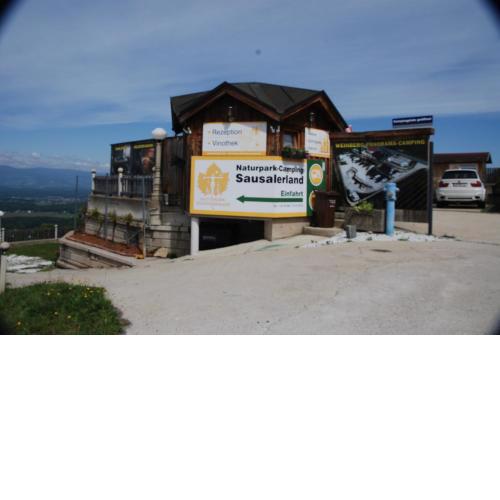 Weinberg-Panorama- Camping
