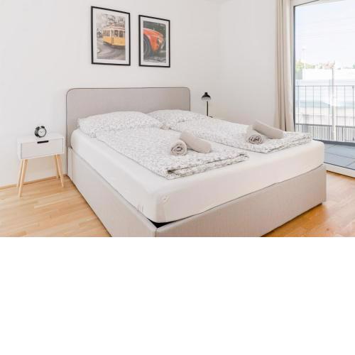 Whats-App Self-Check-IN - 1BR Apartment, near airport,15 min to Center
