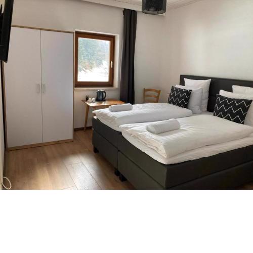 Wohnung Mit Balkon Und 2 Schlafzimmer